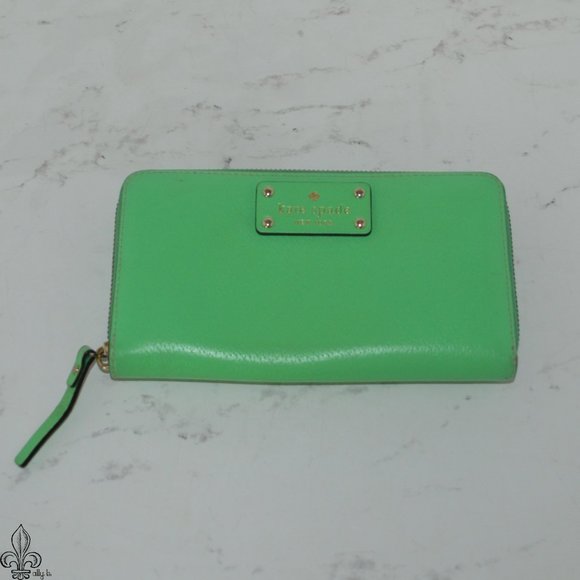 💚Kate Spade green wallet💚 - Picture 1 of 5
